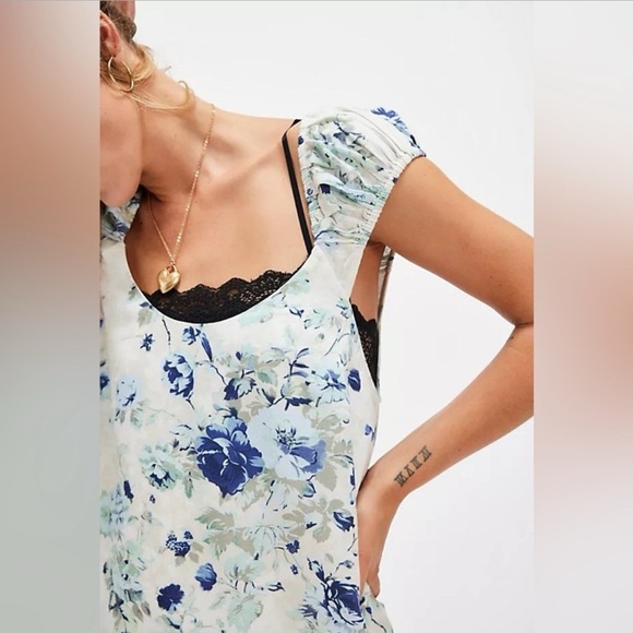 $168 FREE PEOPLE Wildflower Printed Mini Blue & White NWOT Size Small - Picture 4 of 5